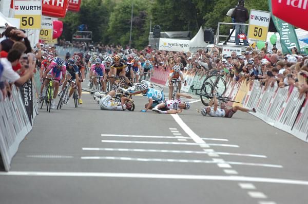 Tour de Suisse stage four finish crash sequence #5