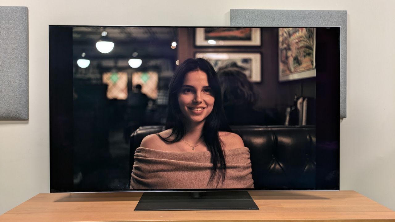 Obsession 4K Blu-ray on LG G6 showing Nikki smiling