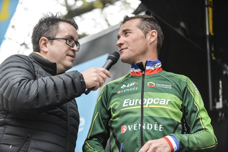 Thomas Voeckler (Europcar) at the sign on