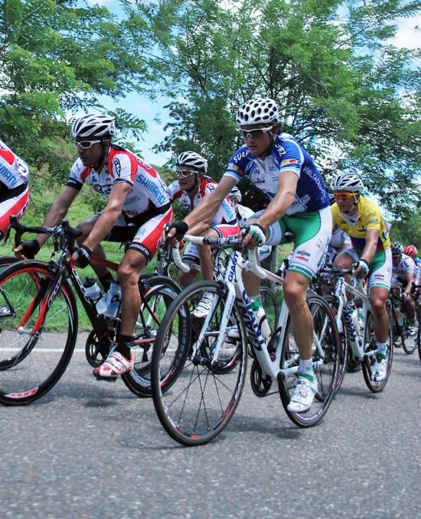 Felix Cardenas (l) rides next to Oscar Sevilla.