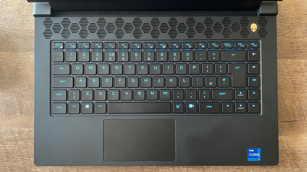 Alienware M15 R7 keyboard