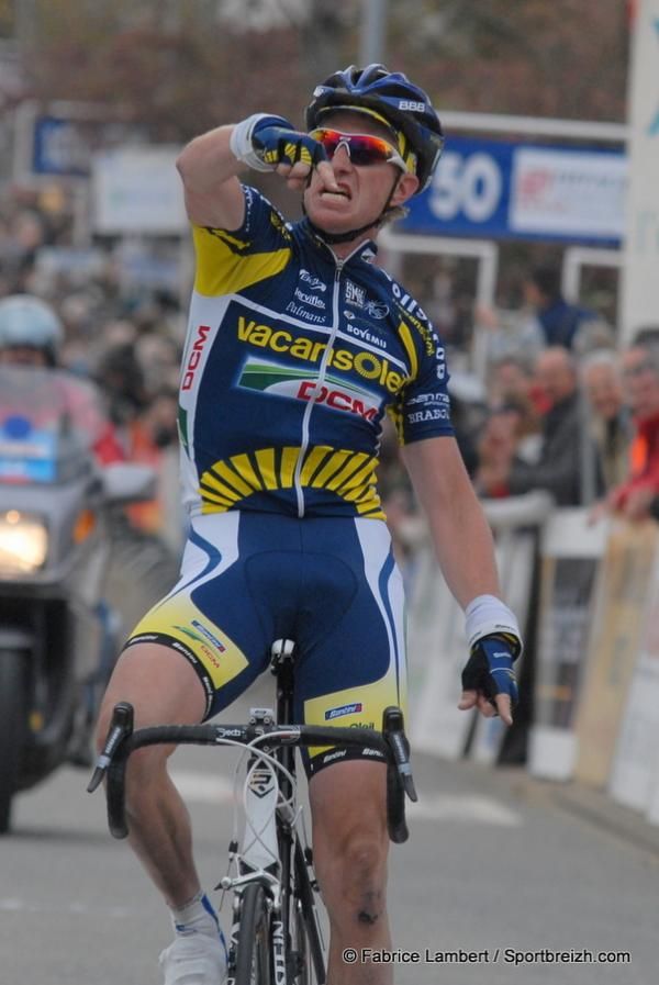 Lieuwe Westra wins it for Vacansoleil-DCM.
