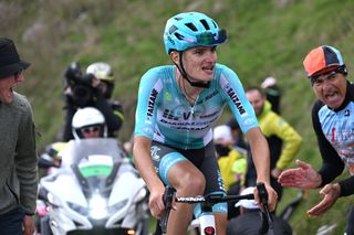 Giulio Pellizzari becomes Italy's new Giro d’Italia celebrity after more audacious mountain attacks