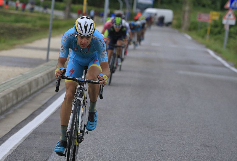 Tanel Kangert launched a late attack