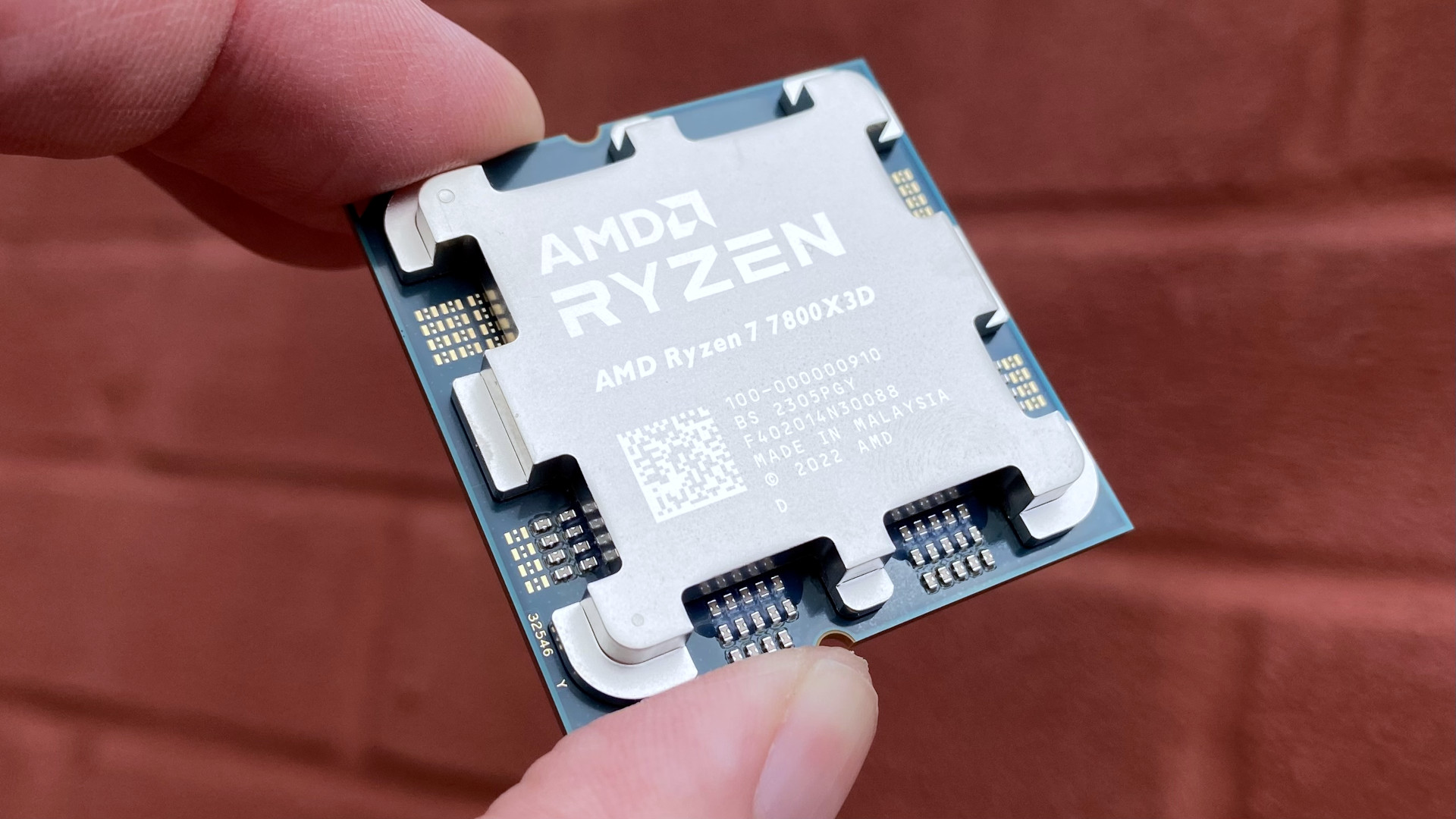 AMD Ryzen 7 7800X3D de perto
