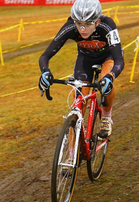 Southern Belle twin sisters surprised the Yanks with their bike skills. Katherine Sheilds (MOB Pro CX Team) showed up with sis Emily determined to make a mark.
