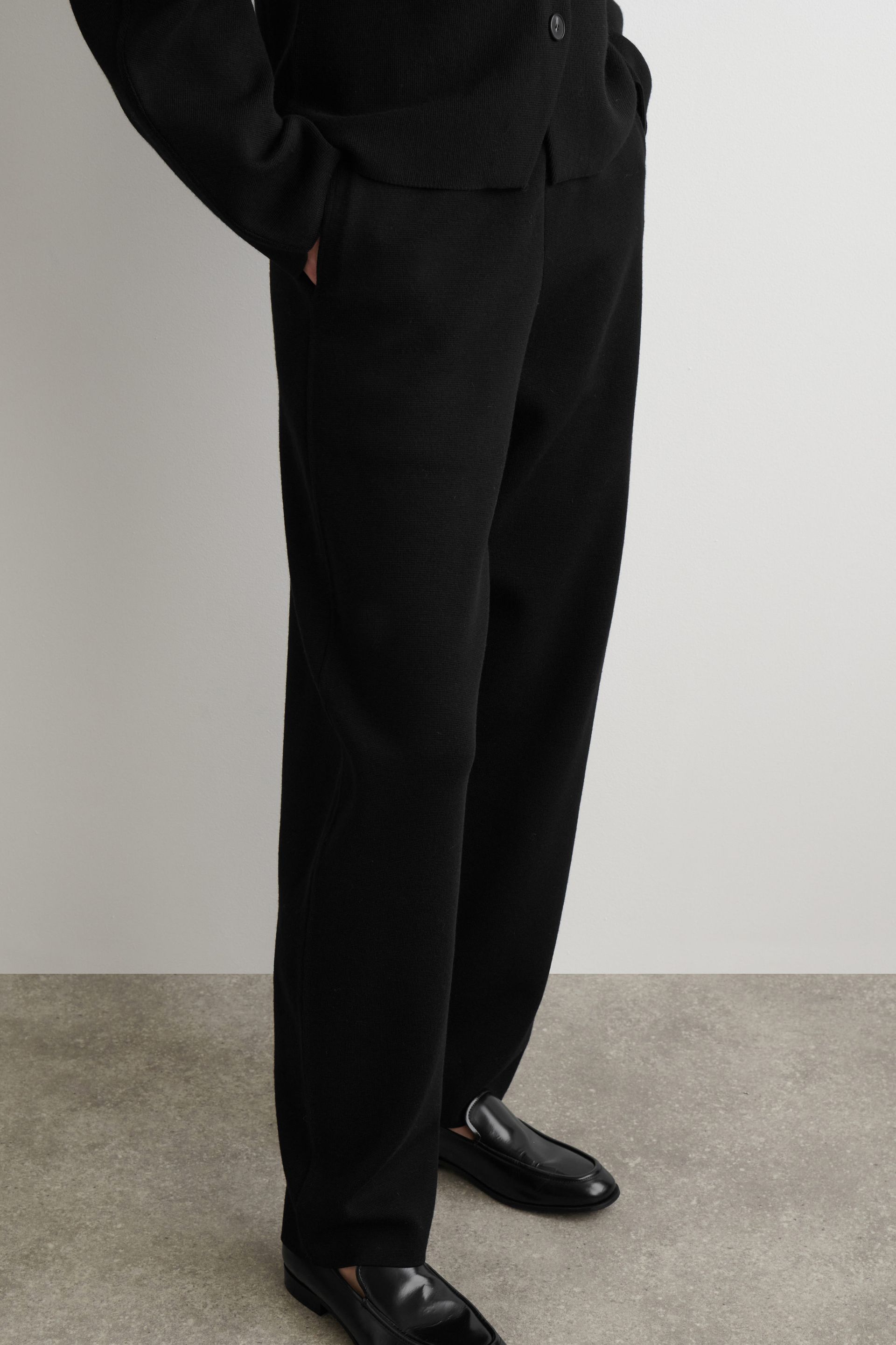 Knitted Wool Barrel-Leg Trousers