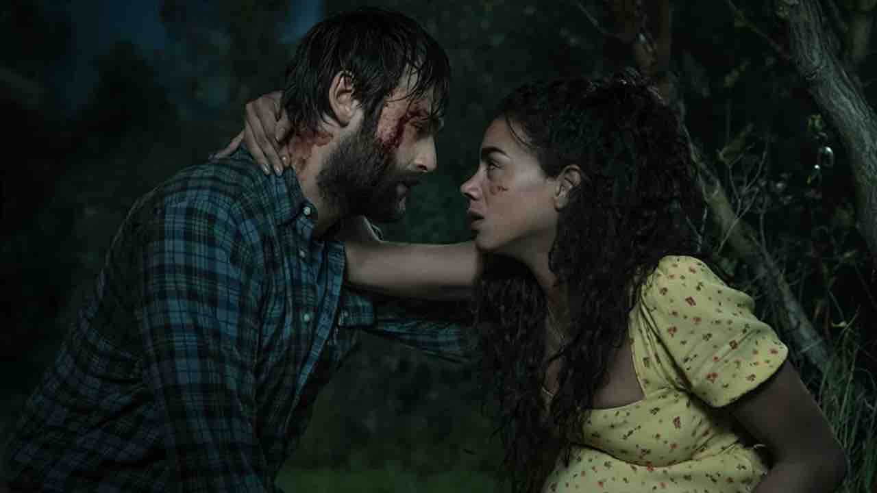 Hannah John-Kamen and Douglas Booth in Unwelcome