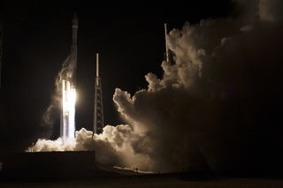 Atlas V Rocket Blasts Off with TDRS-L Spacecraft