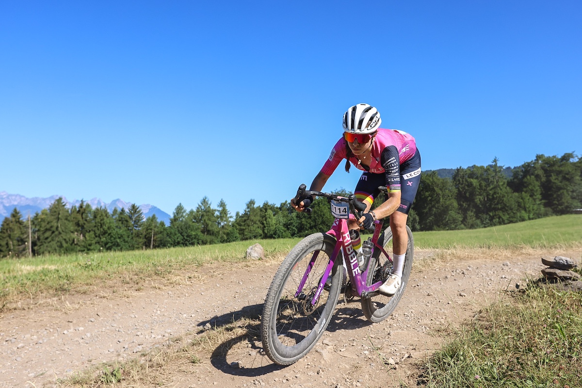 Sophie Wright on her way to victory at the Gravel Suisse round of the UCI Gravel World Series 2025