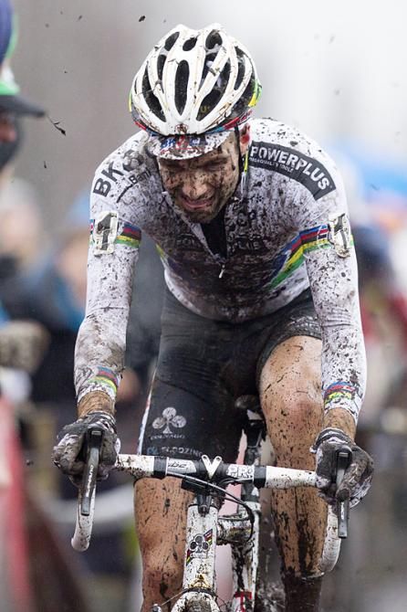 World champion Niels Albert extended his lead to nearly untouchable levels in a muddy Azencross