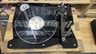 Vertere DG X turntable in black finish