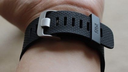 fitbit surge bluetooth antenna