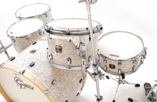 The kit is pretty stripped down in terms of fanciful fittings.
