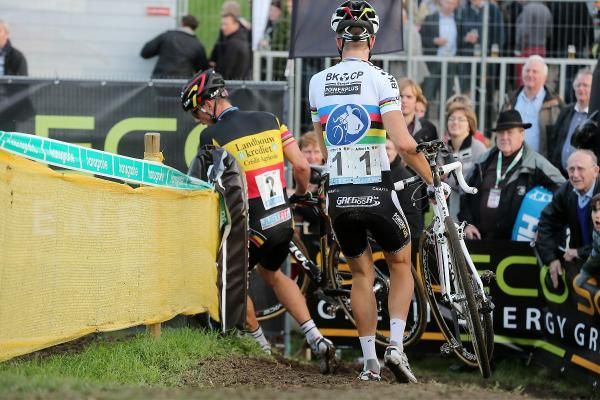 Nys and Albert chose to run one of the off-camber, slippery turns