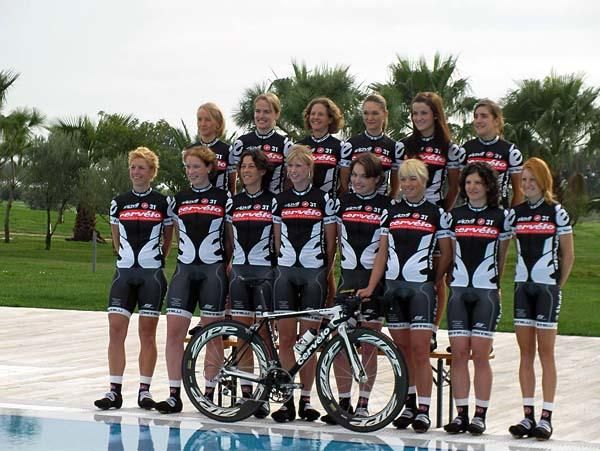 The women's Cerv&eacute;lo TestTeam line-up