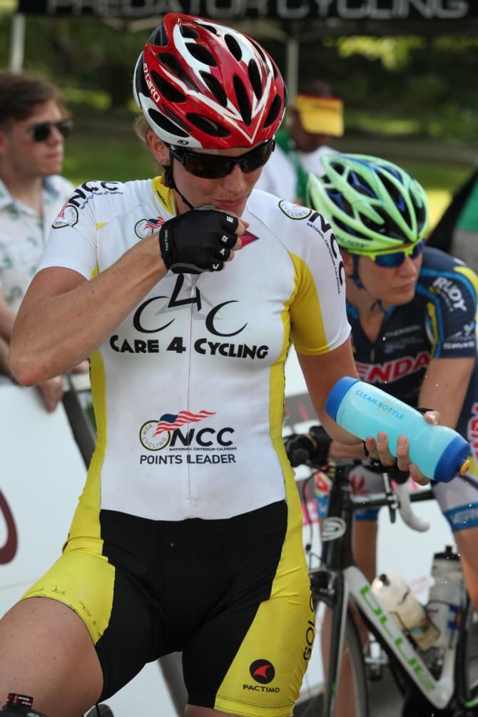 National Criterium Calendar leader Erica Allar on the start line