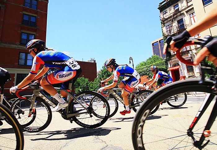 Sam Schneider (Iscorp Pro Cycling) always surrounded and protected by her team