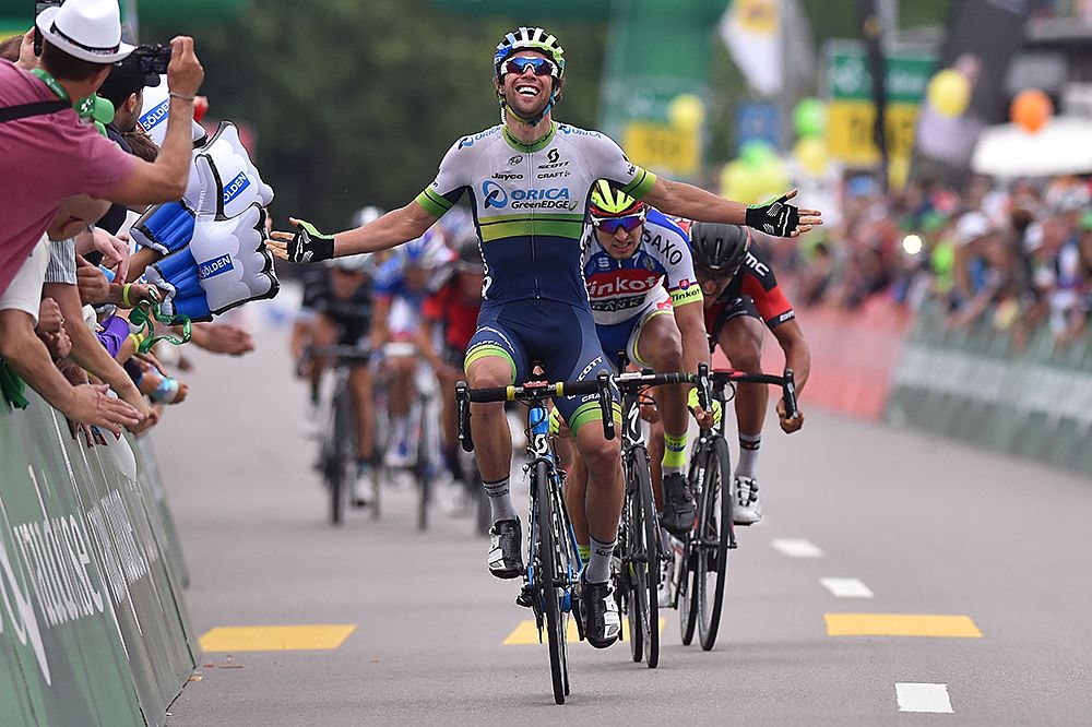 Michael Matthews (Orica-GreenEdge) wins stage 4 ahead of Peter Sagan (Tinkoff-Saxo) and Greg Van Avermaet (BMC)