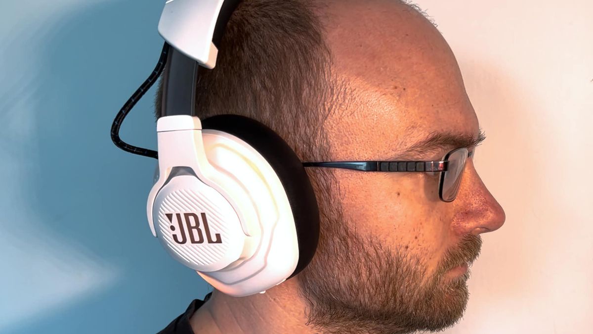 JBL Quantum 910p gamingheadset i vitt