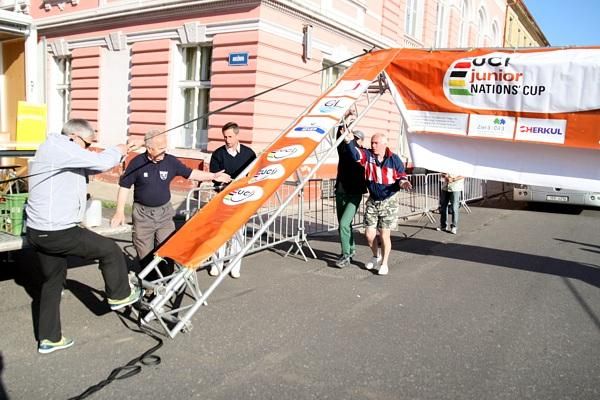 Preparations for the start.