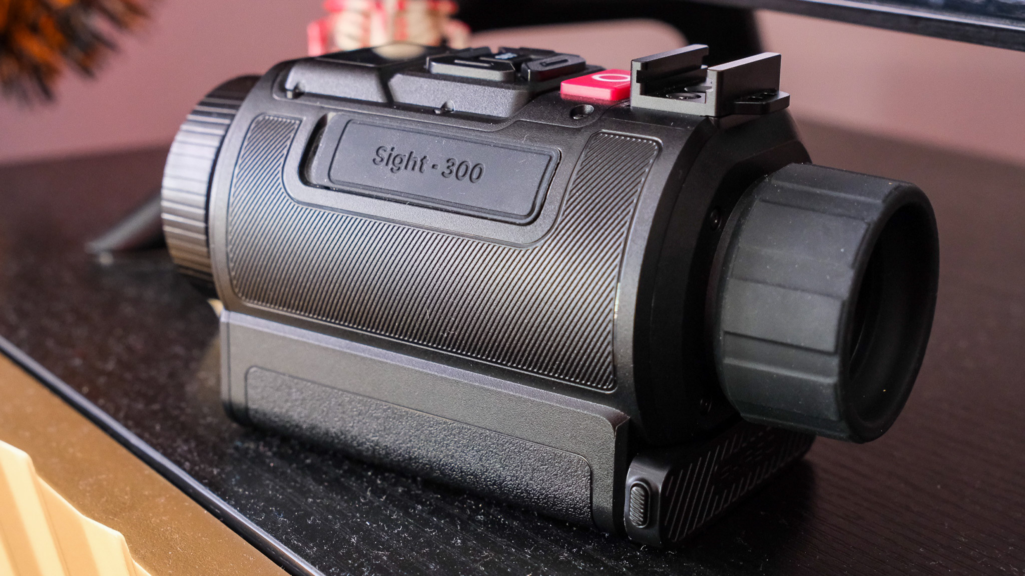 Akaso Sight-300 detail shot