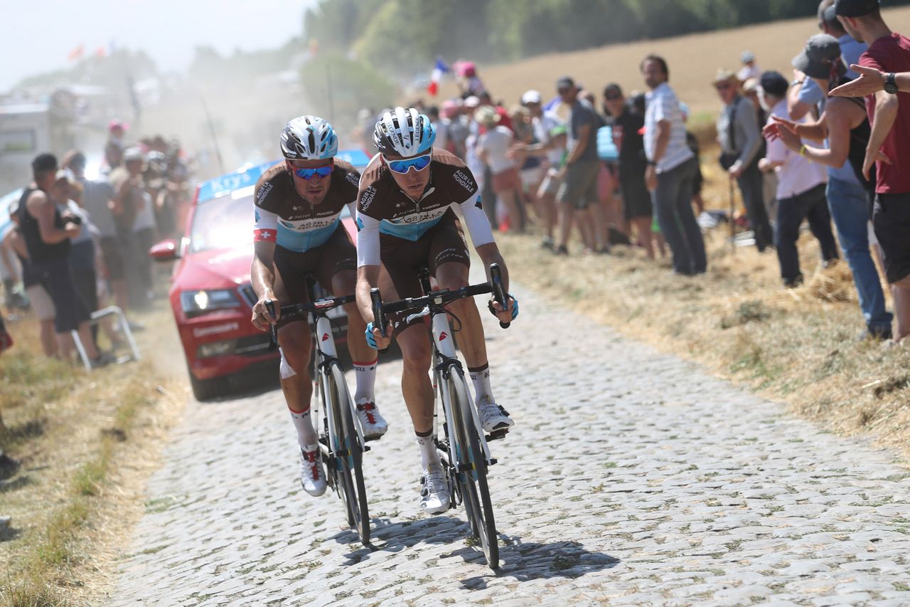 Romain Bardet faced a lengthy chase with his teammate