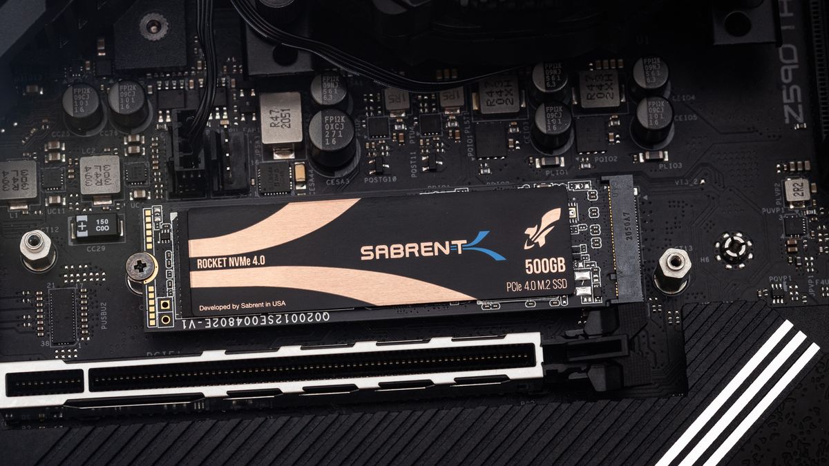 SabrentロケットQ 1TB NVMe PCIe M.2 2280ハイパフォーマンス内蔵SSDドライブ R   W 3200   200 - 4