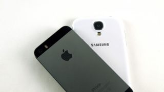 Samsung Galaxy S4 vs iPhone 5S