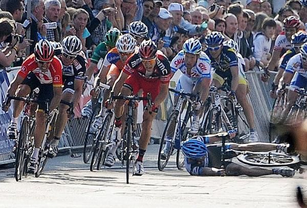 Tyler Farrar (Garmin - Cervelo) hits the deck