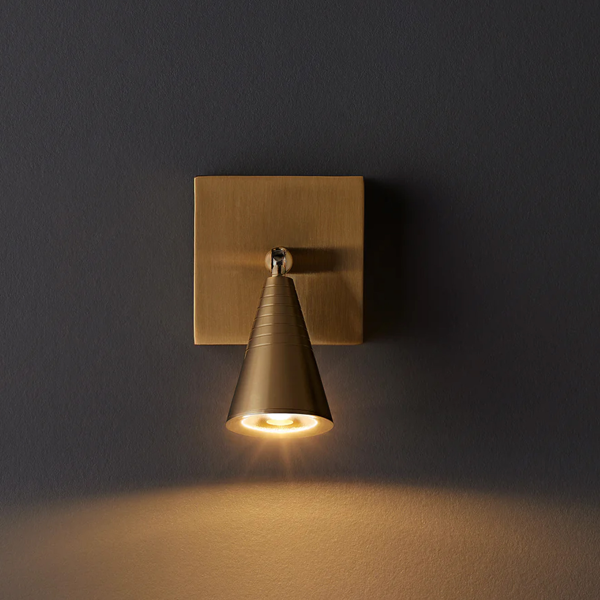 Pooky, Pixii Rechargeable Wall Light