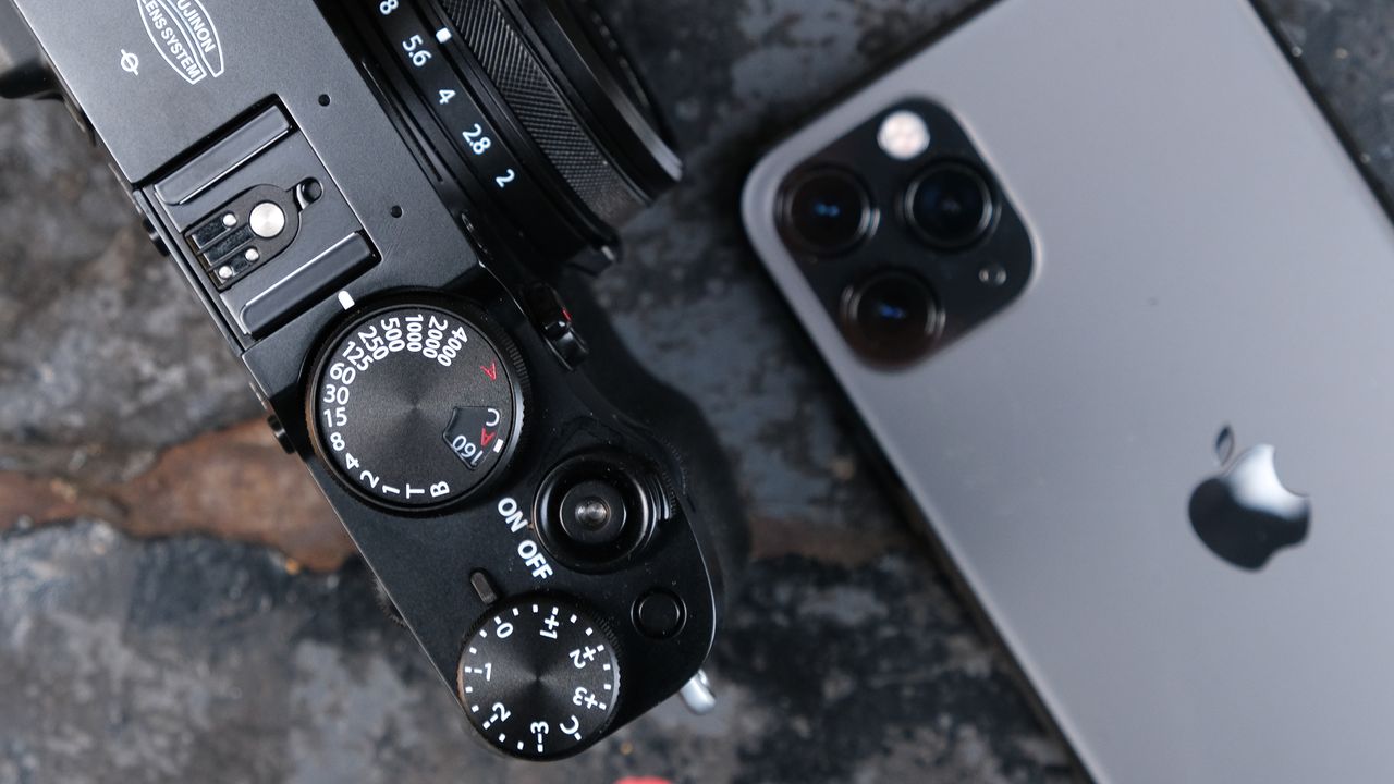 Fujifilm X100V