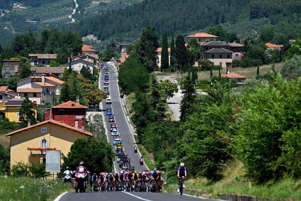 FOLIGNO ITALY JULY 11 A general view of the peloton competing during the 35th Giro dItalia Women 2024 Stage 5 a 108km stage from Frontone to Foligno UCIWWT on July 11 2024 in Foligno Italy Photo by Luc ClaessenGetty Images