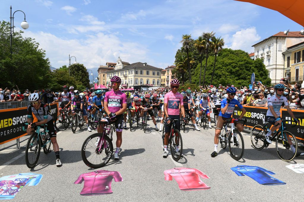VALLE SPLUGA ALPE MOTTA ITALY MAY 29 Simon Yates of United Kingdom and Team BikeExchange Peter Sagan of Slovakia and Team Bora Hansgrohe Purple Points Jersey Egan Arley Bernal Gomez of Colombia and Team INEOS Grenadiers Pink Leader Jersey Geoffrey Bouchard of France and AG2R Citren Team blue mountain jersey Aleksander Vlasov of Russia and Team Astana Premier Tech white best young jersey at start in Verbania City during the 104th Giro dItalia 2021 Stage 20 a 164km stage from Verbania to Valle Spluga Alpe Motta 1727m UCIworldtour girodiitalia Giro on May 29 2021 in Valle Spluga Alpe Motta Italy Photo by Tim de WaeleGetty Images
