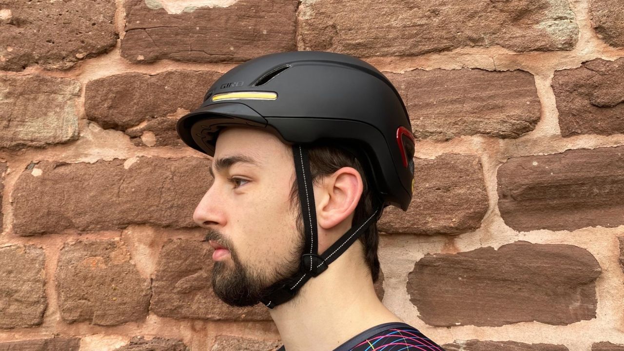 Image shows the Giro Ethos MIPS helmet