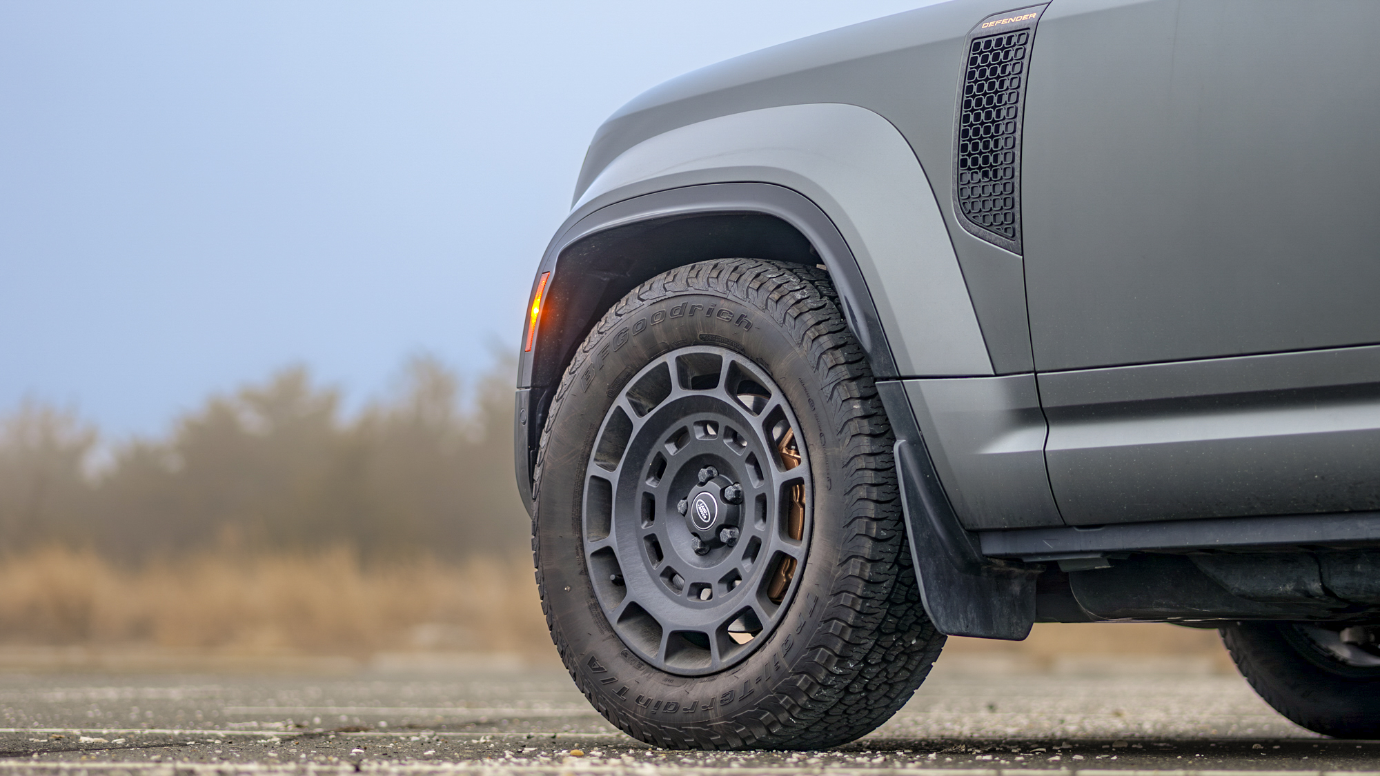 Land Rover Defender 2025