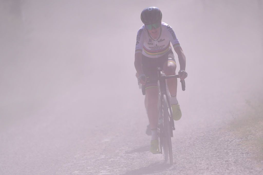 ARCIDOSSO ITALY SEPTEMBER 12 Annemiek Van Vleuten of The Netherlands and Team Mitchelton Scott Gravel Strokes Dust during the 31st Giro dItalia Internazionale Femminile 2020 Stage 2 a 1248km stage from Civitella Paganico to Arcidosso GiroRosaIccrea GiroRosa on September 12 2020 in Arcidosso Italy Photo by Luc ClaessenGetty Images