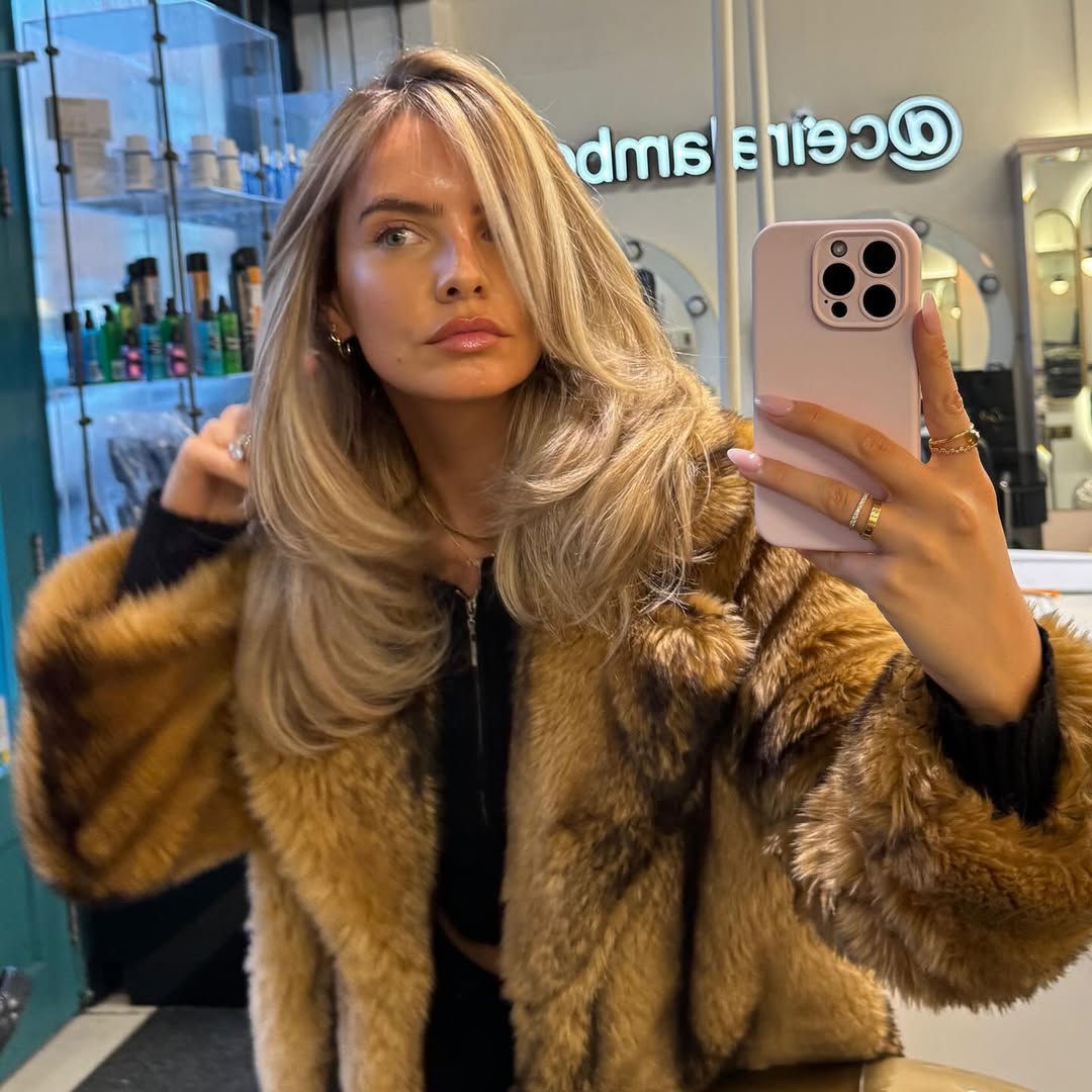 Joanna Coops layered haircut