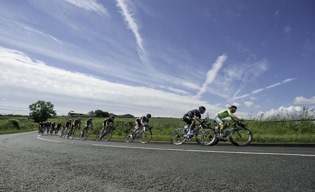 Beautiful blue skies for the peloton
