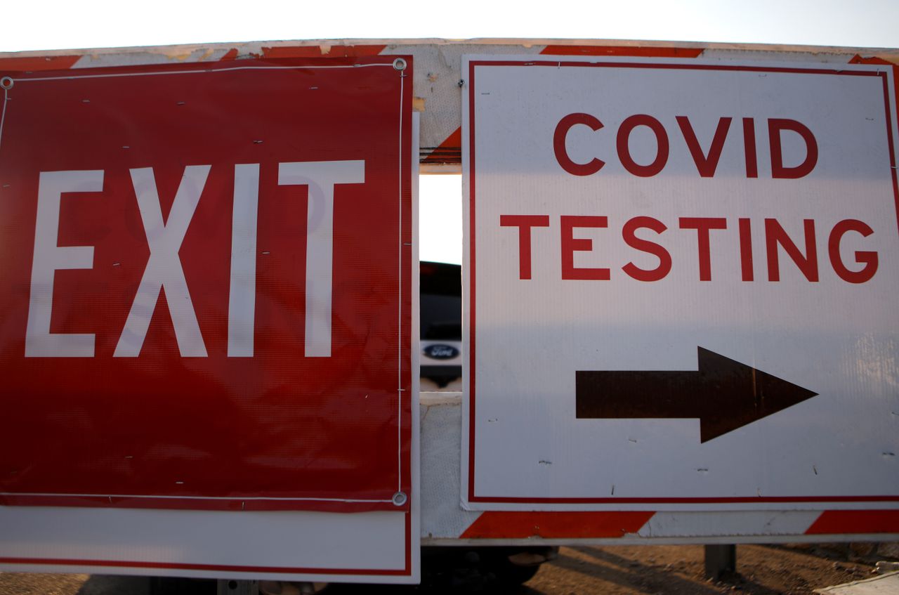 A COVID testing sign