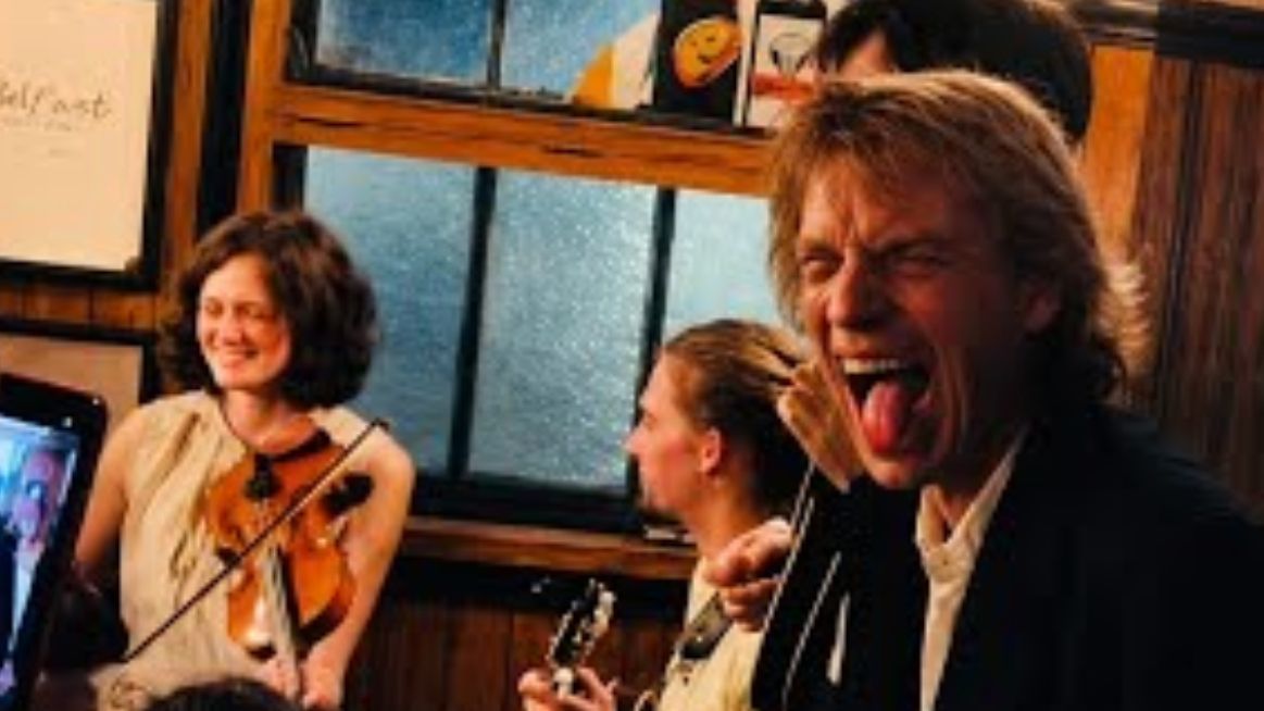 Mick Jagger surprises pub folk session attendees