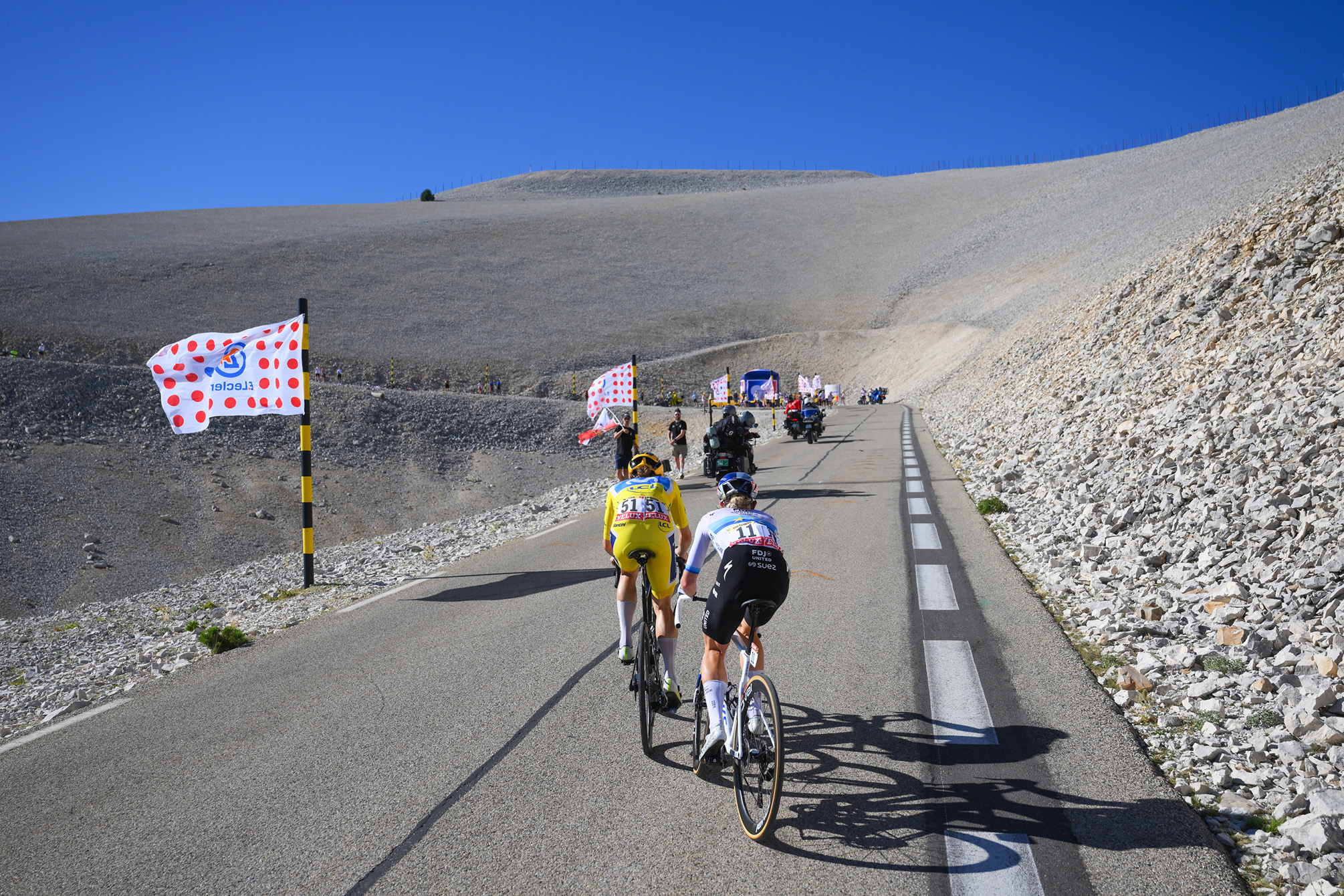 MONT VENTOUX, FRANCE - AUGUST 07: (L-R) Marlen Reusser of Switzerland and Team Movistar - Yellow Leader Jersey and Demi Vollering of Netherlands and Team FDJ United - SUEZ compete in the chase group climbing to the Mont Ventoux (1901m) during the 5th Tour de France Femmes 2026, Stage 7 a 146.8km stage from La Voulte-sur-Rhone to Mont Ventoux 1901m / #UCIWWT / on August 07, 2026 in Mont Ventoux, France. (Photo by Alex Broadway/Getty Images)