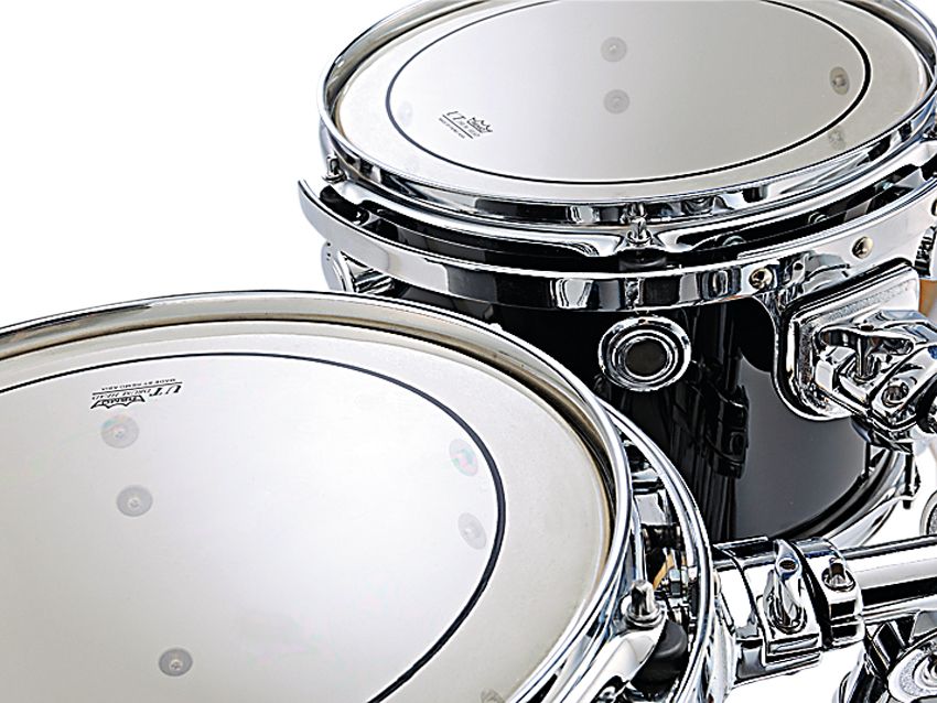 The insides of the shells are sprayed with a dense white polyurethane sealing coat, the so-called Vibrasonic lining