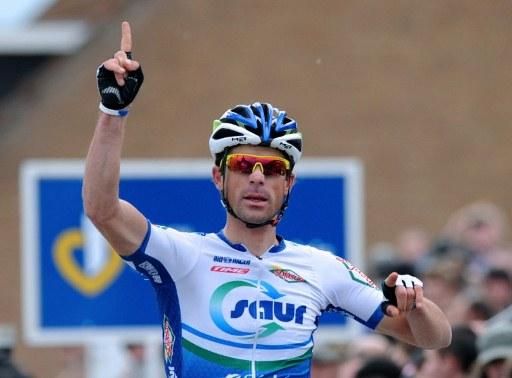 Jimmy Engoulvent (Saur - Sojasun) celebrates a stage win