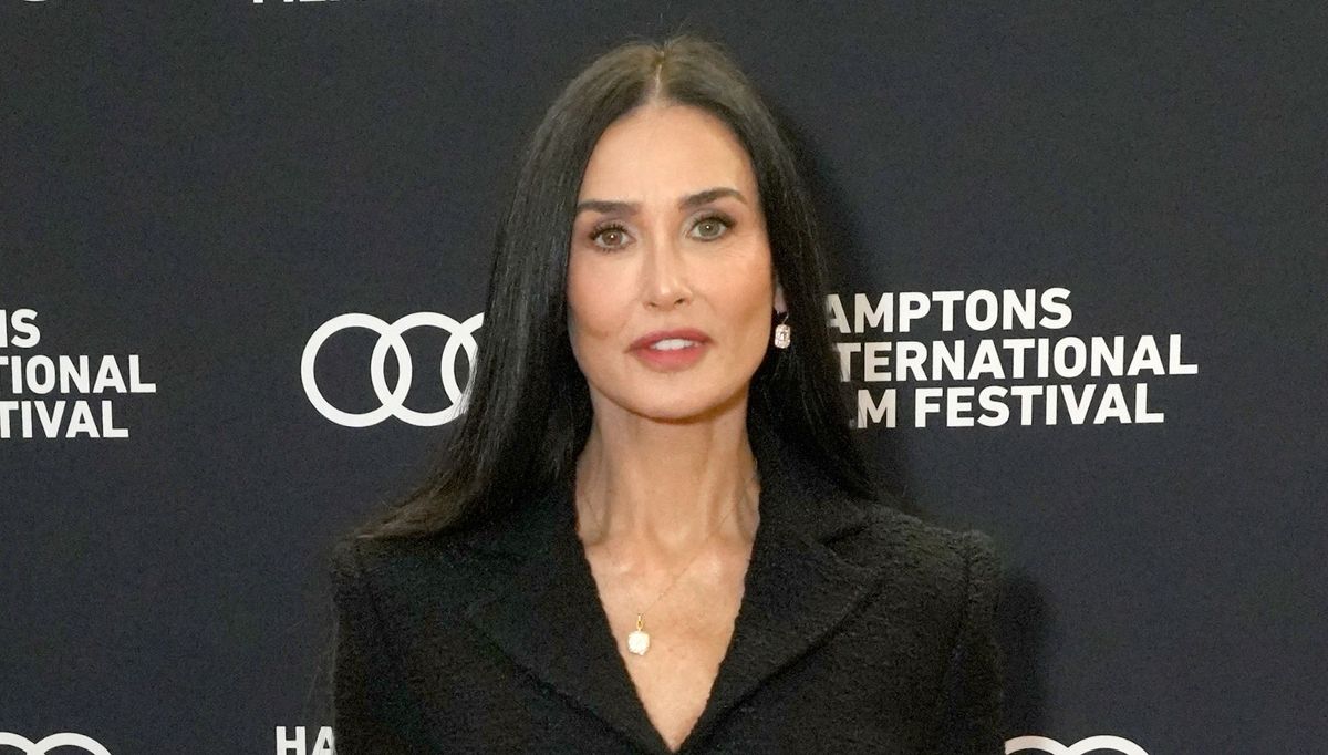 Demi Moore prouve que le denim n'est pas réservé qu'aux vêtements de jour 