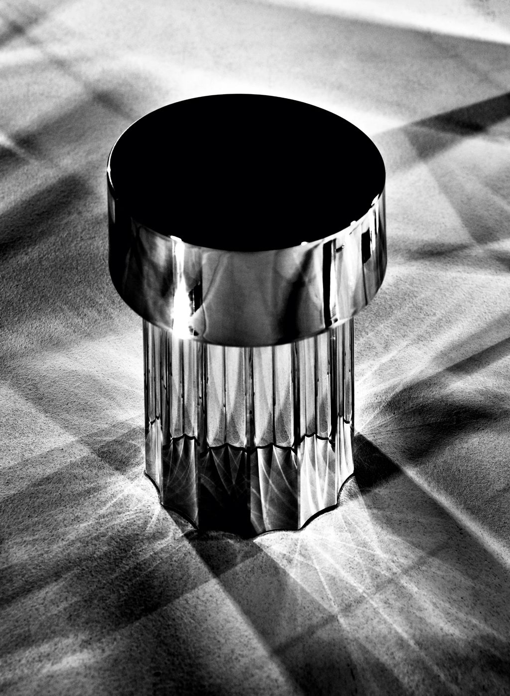 Table lamps with curve appeal | Wallpaper