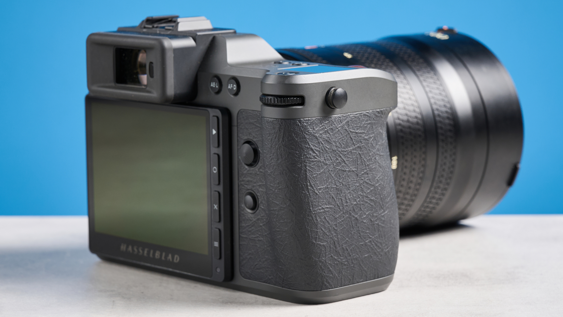 The Hasselblad X2D II 100C grip