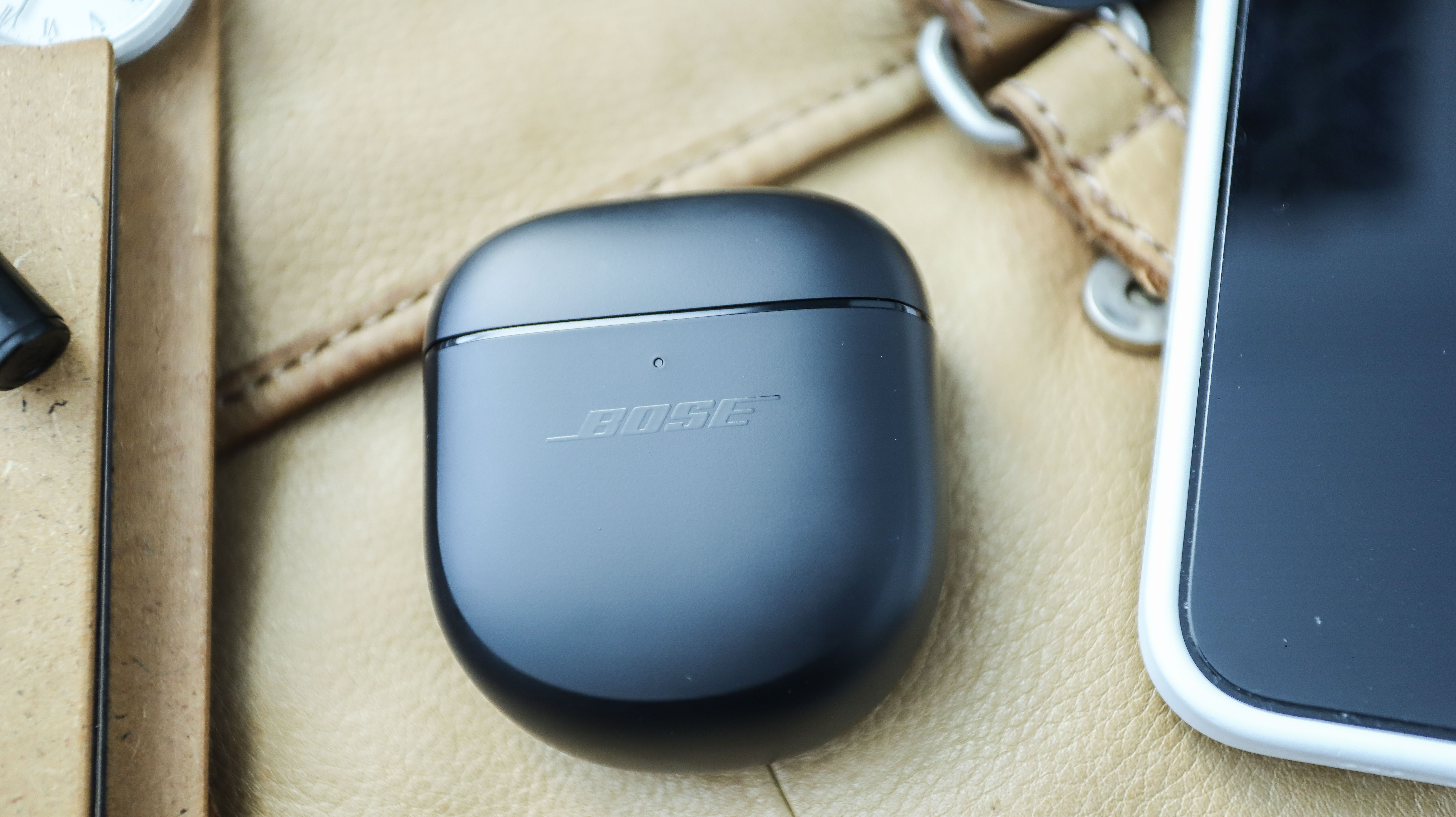 Bose QuietComfort Earbuds 2 case in black