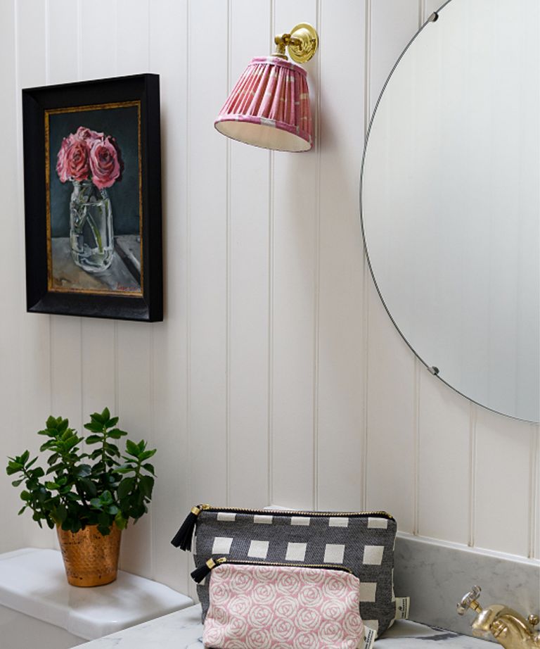 13 ways to decorate bathroom walls creatively | Real Homes
