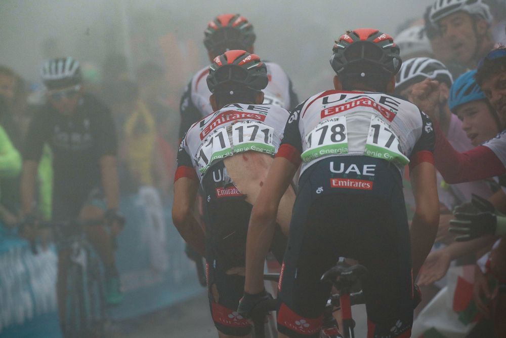 A battered Fabio Aru climbs Balc&oacute;n de Bizkaia with his UAE teammates during stage 17 at the Vuelta